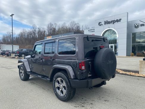 Used 2018 Jeep Wrangler Unlimited Sahara image 4