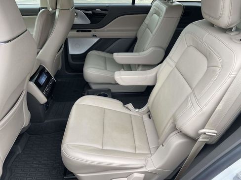 Used 2023 Lincoln Aviator Reserve w/ Equipment Group 201A image 12