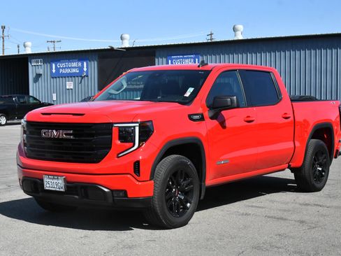 Used 2025 GMC Sierra 1500 Elevation AWD/4WD image 3