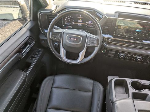 Used 2025 GMC Sierra 1500 SLT RWD image 17
