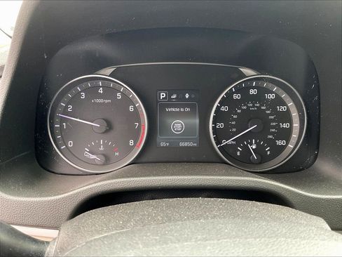 Used 2017 Hyundai Elantra Limited FWD image 6