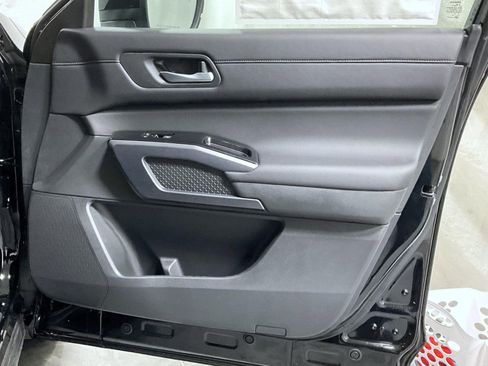 New 2026 Nissan Pathfinder SL AWD/4WD image 17