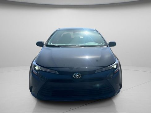 Used 2025 Toyota Corolla LE FWD image 11