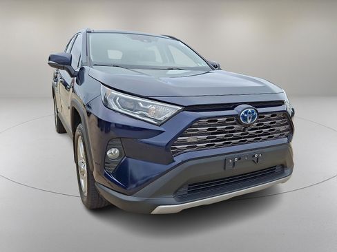 Used 2021 Toyota RAV4 Limited AWD/4WD image 2