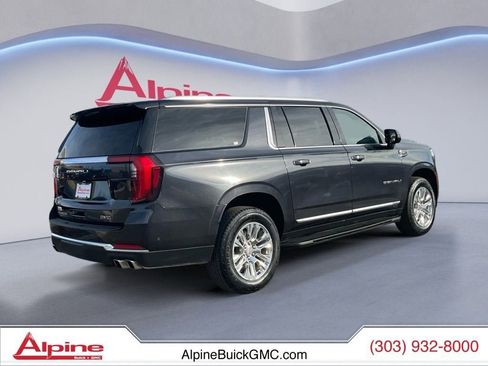 Used 2025 GMC Yukon XL Denali image 5