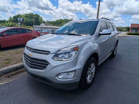 Used 2017 Chevrolet Equinox LT w/ Convenience Package FWD image 3