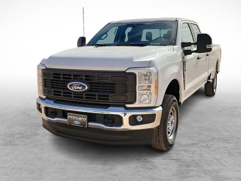 New 2026 Ford F250 XL w/ XL Chrome Package image 4
