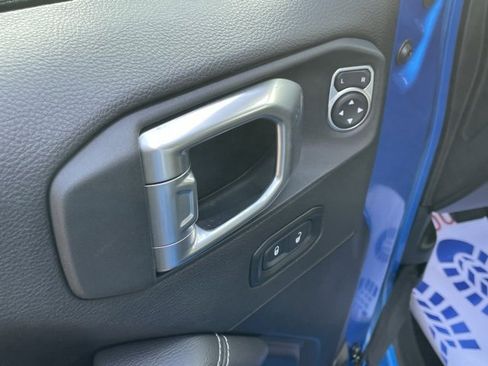 Used 2022 Jeep Wrangler Unlimited Sahara w/ Cold Weather Group image 13