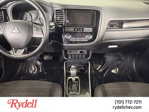 Used 2019 Mitsubishi Outlander ES image 15