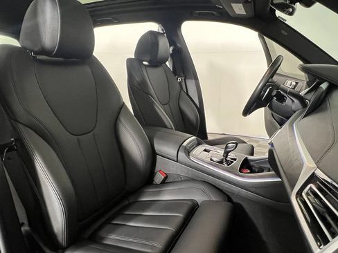 Used 2022 BMW X5 xDrive40i w/ Premium Package AWD/4WD image 12