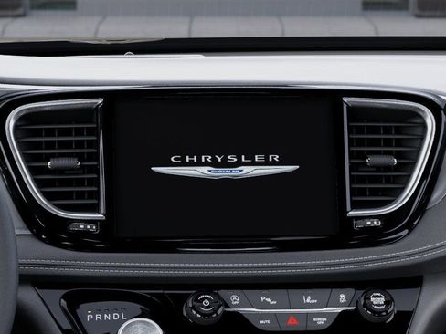 New 2026 Chrysler Pacifica Limited w/ Uconnect Theater Family Group FWD image 19