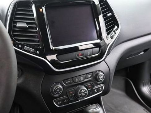 Used 2022 Jeep Cherokee Limited w/ Elite Package AWD/4WD image 19