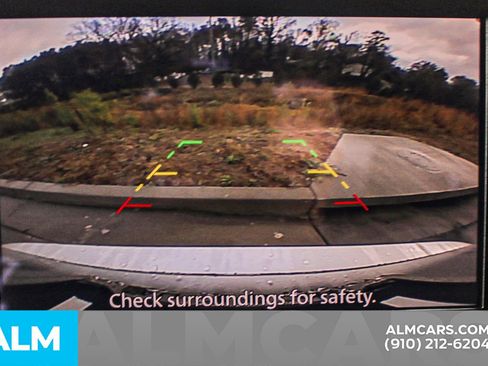 Used 2024 Nissan Rogue SV image 30