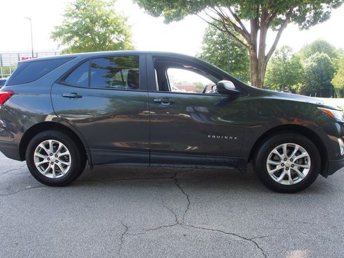 Used 2021 Chevrolet Equinox LS w/ LS Convenience Package FWD image 6