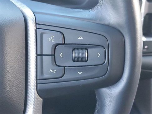 Used 2024 GMC Yukon Denali w/ Advanced Technology Package image 11