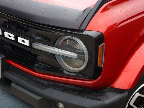 Used 2023 Ford Bronco Outer Banks AWD/4WD image 3