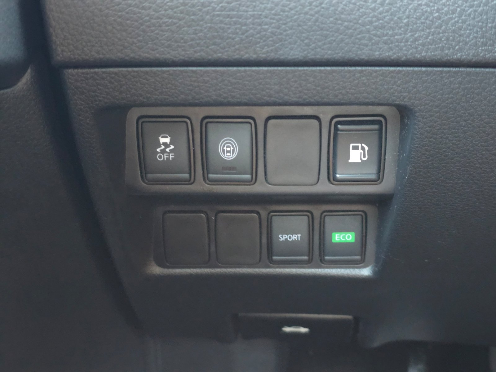 Used 2020 Nissan Rogue S w/ Special Edition Package FWD image 21