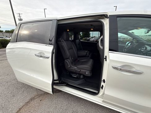 Used 2019 Honda Odyssey Elite image 16