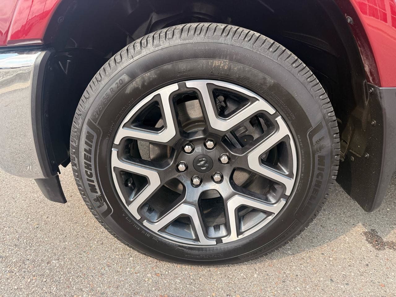 Used 2025 RAM 1500 Laramie AWD/4WD image 10