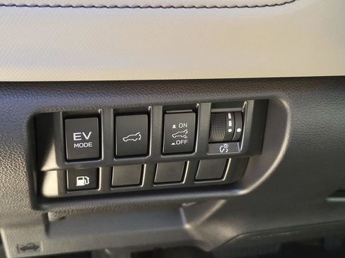 New 2025 Subaru Forester Limited image 9