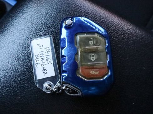 Used 2021 Jeep Wrangler Unlimited Sport image 33