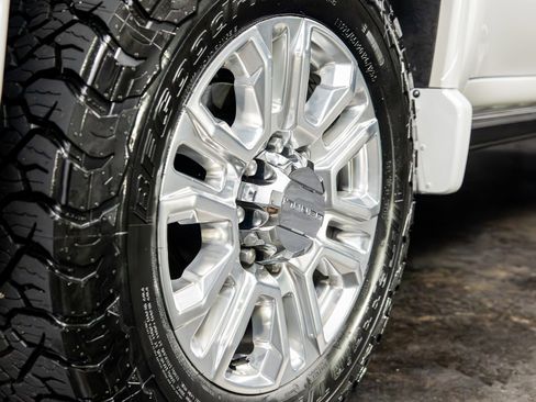 Used 2023 GMC Sierra 2500 Denali w/ Denali Ultimate Package AWD/4WD image 12