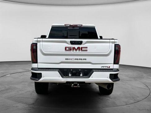 Used 2025 GMC Sierra 2500 AT4 AWD/4WD image 8