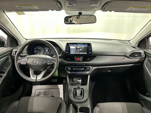 Used 2018 Hyundai Elantra GT FWD image 18