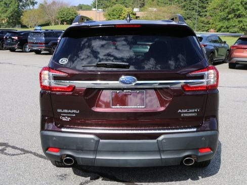 Used 2024 Subaru Ascent Touring AWD/4WD image 4