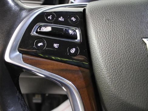 Used 2020 Cadillac Escalade ESV Luxury AWD/4WD image 17