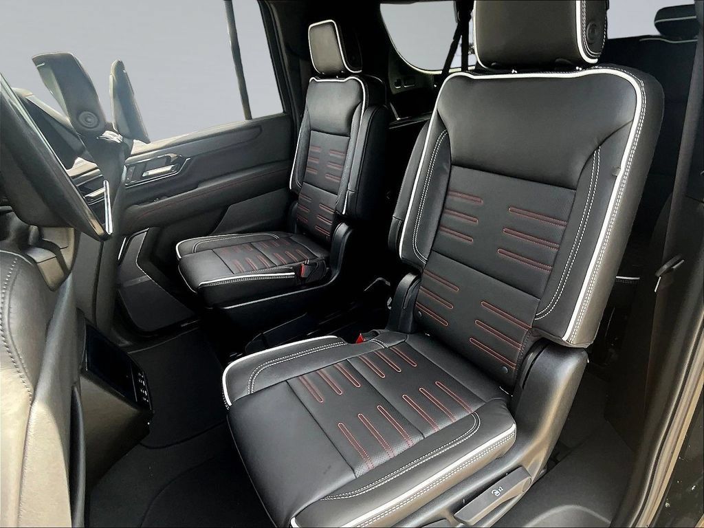 New 2026 GMC Yukon XL AT4 Ultimate w/ LPO, Illumination Package AWD/4WD image 28