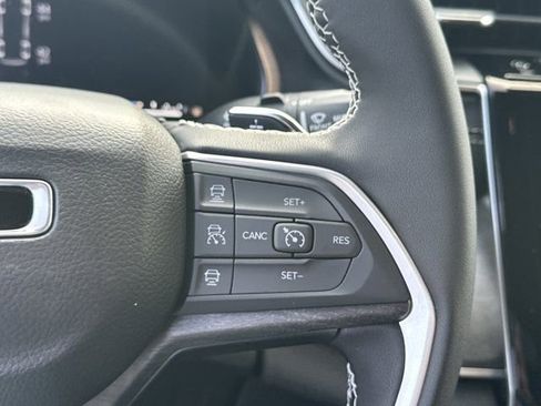 New 2025 Jeep Grand Cherokee L Limited w/ Black Appearance Package image 23