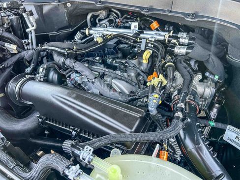 Used 2026 Ford Explorer Active RWD image 33
