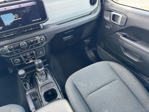Used 2024 Jeep Wrangler Sport S image 16