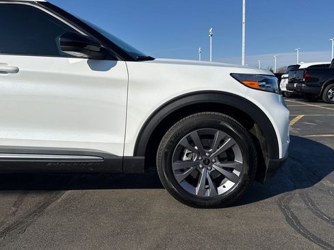 Used 2023 Ford Explorer XLT w/ Equipment Group 202A image 15