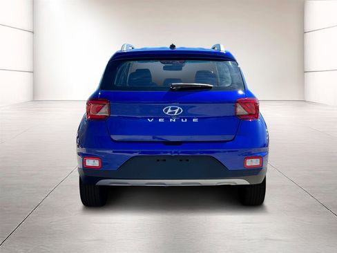 New 2025 Hyundai Venue SEL image 6