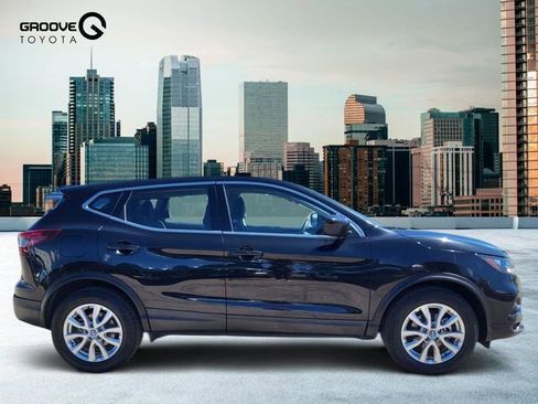 Used 2021 Nissan Rogue Sport S image 6