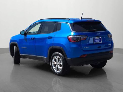 Used 2024 Jeep Compass Latitude AWD/4WD image 4