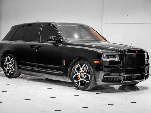 Used 2020 Rolls-Royce Cullinan image 3
