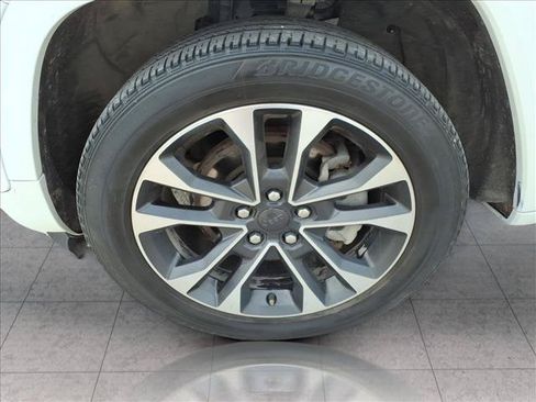 Used 2021 Jeep Grand Cherokee L Overland w/ Advanced Protech Group III AWD/4WD image 13