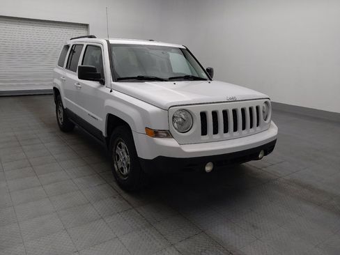 Used 2017 Jeep Patriot Sport w/ Power Value Group FWD image 13