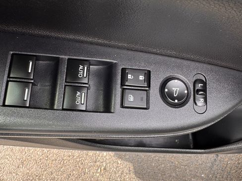 Used 2017 Honda Accord EX image 11