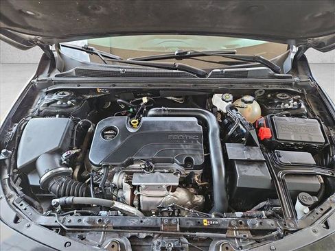 Used 2025 Chevrolet Malibu LT FWD image 21