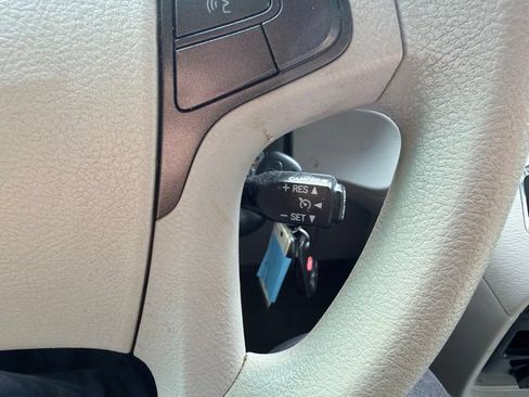 Used 2013 Toyota Sienna LE FWD image 19