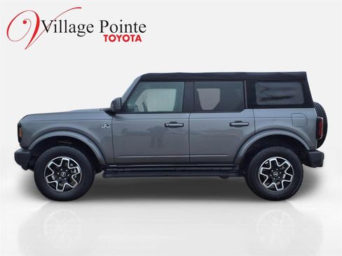 Used 2023 Ford Bronco Outer Banks image 2