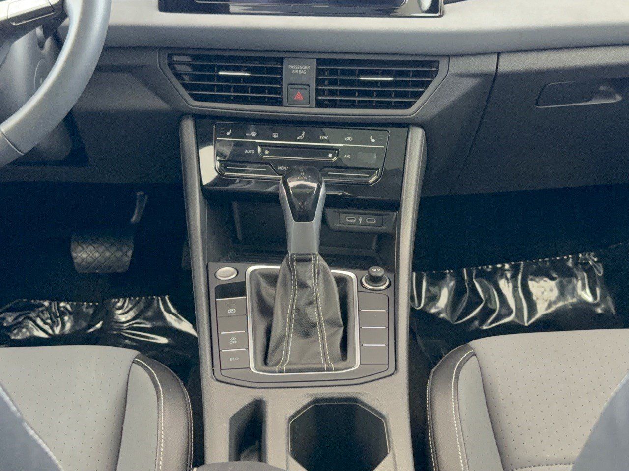 Certified 2026 Volkswagen Jetta SE FWD image 22