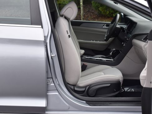 Used 2017 Hyundai Sonata SE image 22