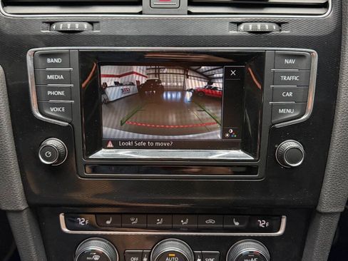 Used 2015 Volkswagen Golf 4-Door FWD image 29