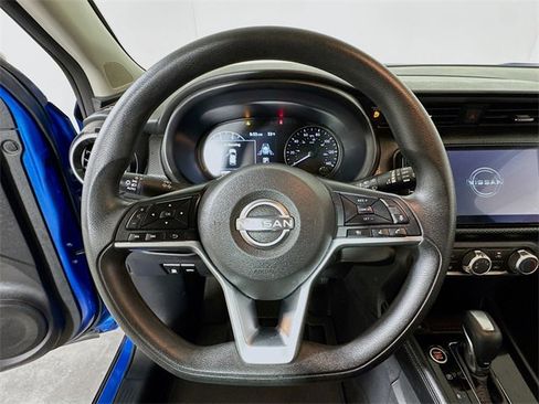 Used 2024 Nissan Kicks SV image 9