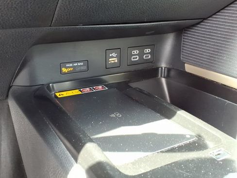 Used 2025 Toyota Camry SE FWD image 26